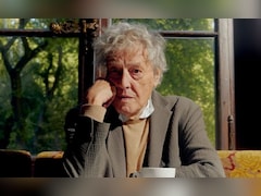 Oscar-Winning British Playwright Tom Stoppard Dies At 88