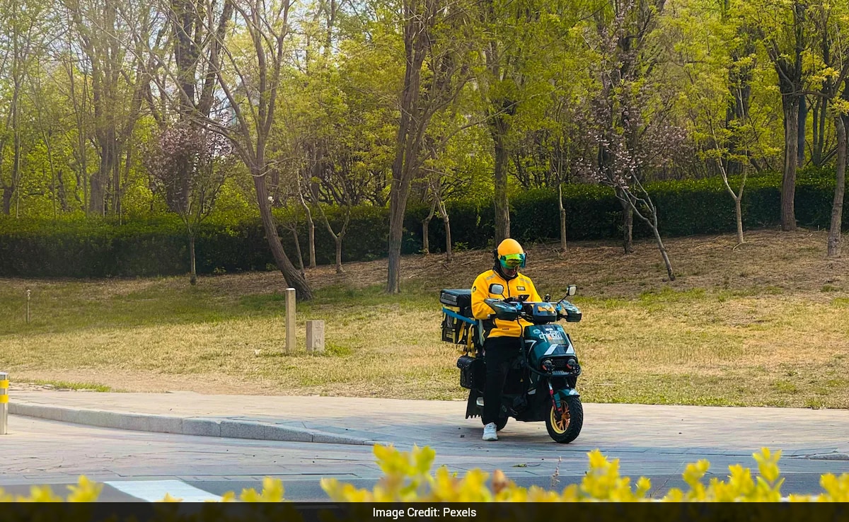 Chinese Man Becomes Delivery Rider After Ex-Wife's Luxury Lifestyle Leaves Him Financially Strained