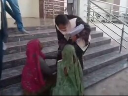 मैडम, कुछ कीजिए, नहीं तो जान दे देंगे...आदिवासी महिलाओं ने अधिकारी के पैरों में गिरकर मांगी मदद