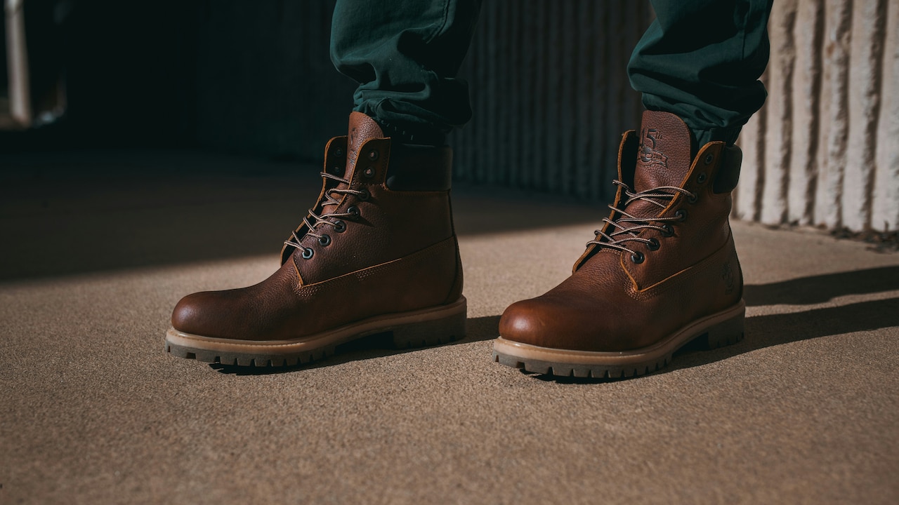 Step into winter in style with men's ankle-length boots built for warmth and everyday comfort