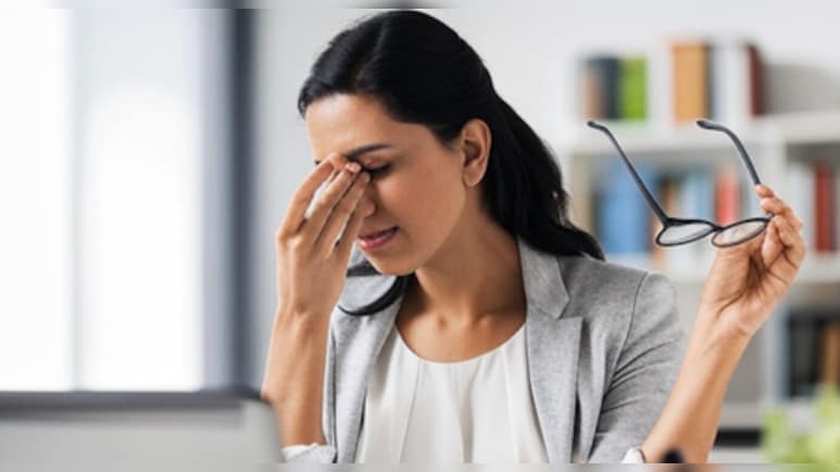 Eye Care Tips: आंखों की सेहत से हैं परेशान, तो ये आसान उपाय बढ़ाएंगे रोशनी 