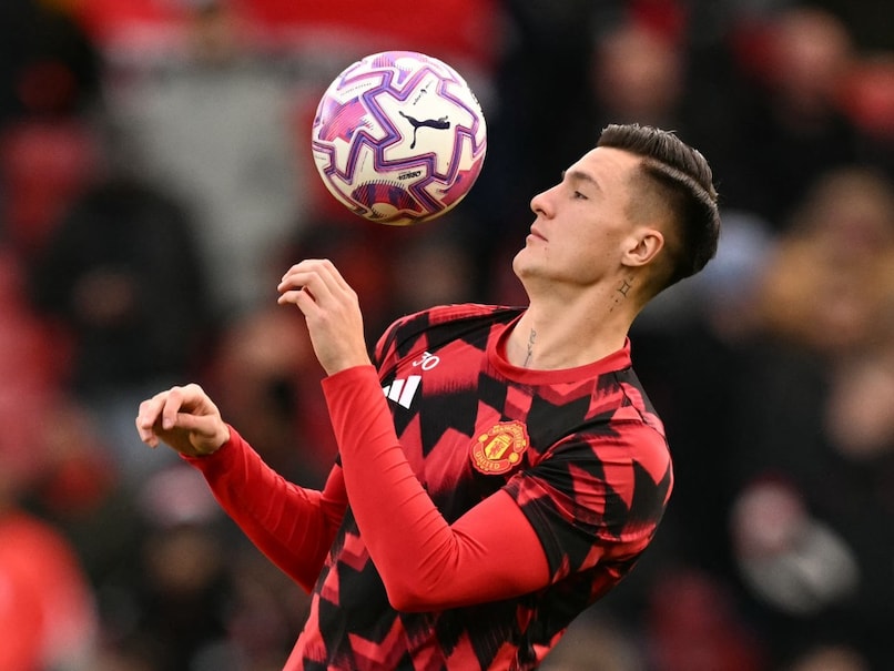 Manchester United Forward Benjamin Sesko Out 'For A Few Weeks'