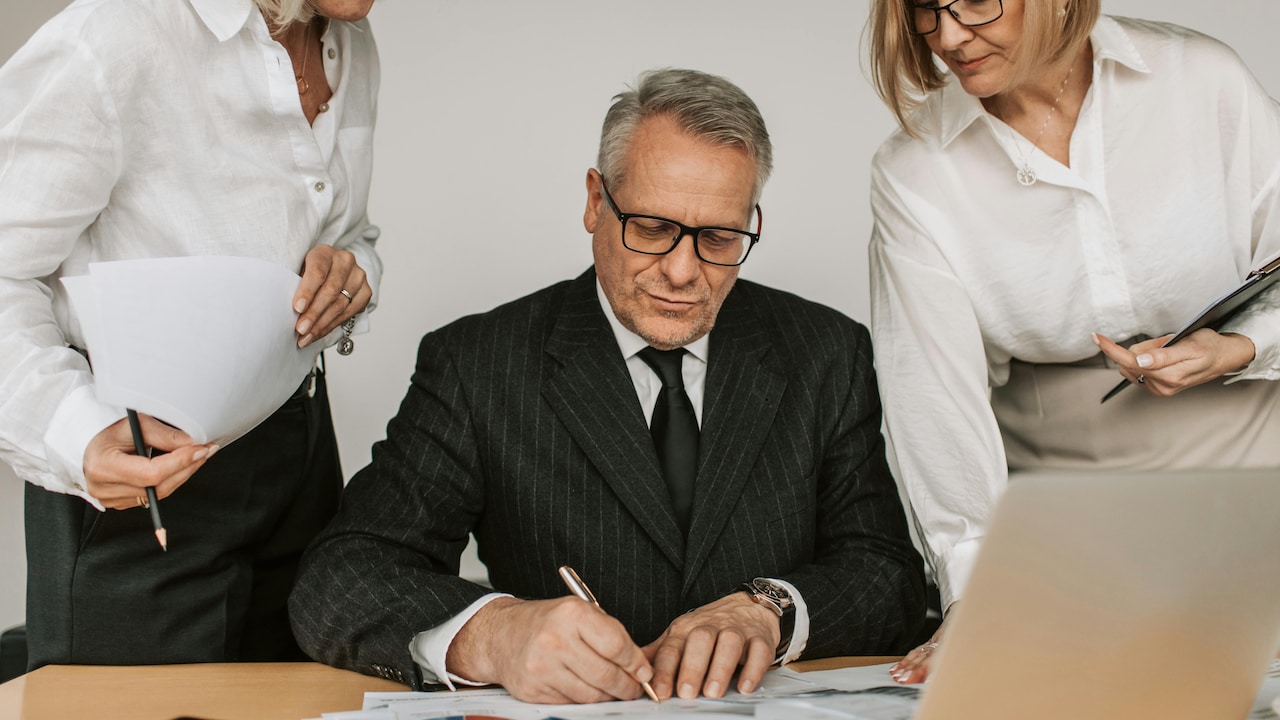 How To Style Formal Shirts So They Do Not Look Like Office Uniforms How To Style Formal Shirts So They Do Not Look Like Office Uniforms