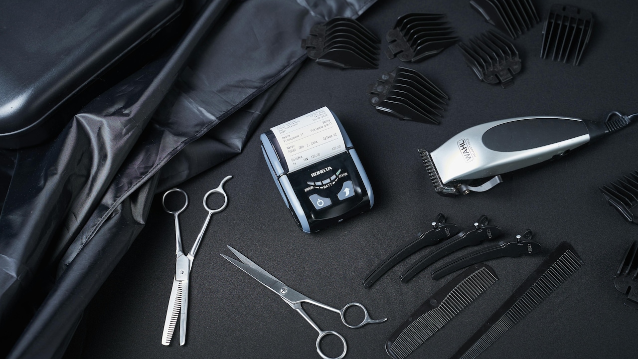 Trimmers for Sensitive Skin: Guard Settings, Blade Types and Post-Shave Care Trimmers for Sensitive Skin: Guard Settings, Blade Types and Post-Shave Care