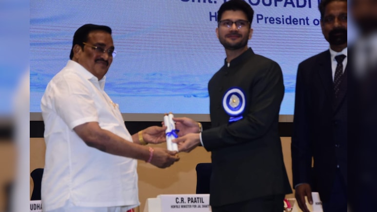 बलौदाबाजार का राष्ट्रीय स्तर पर बजा डंका, इस काम के लिए कलेक्टर दीपक सोनी को दिल्ली में मिला सम्मान