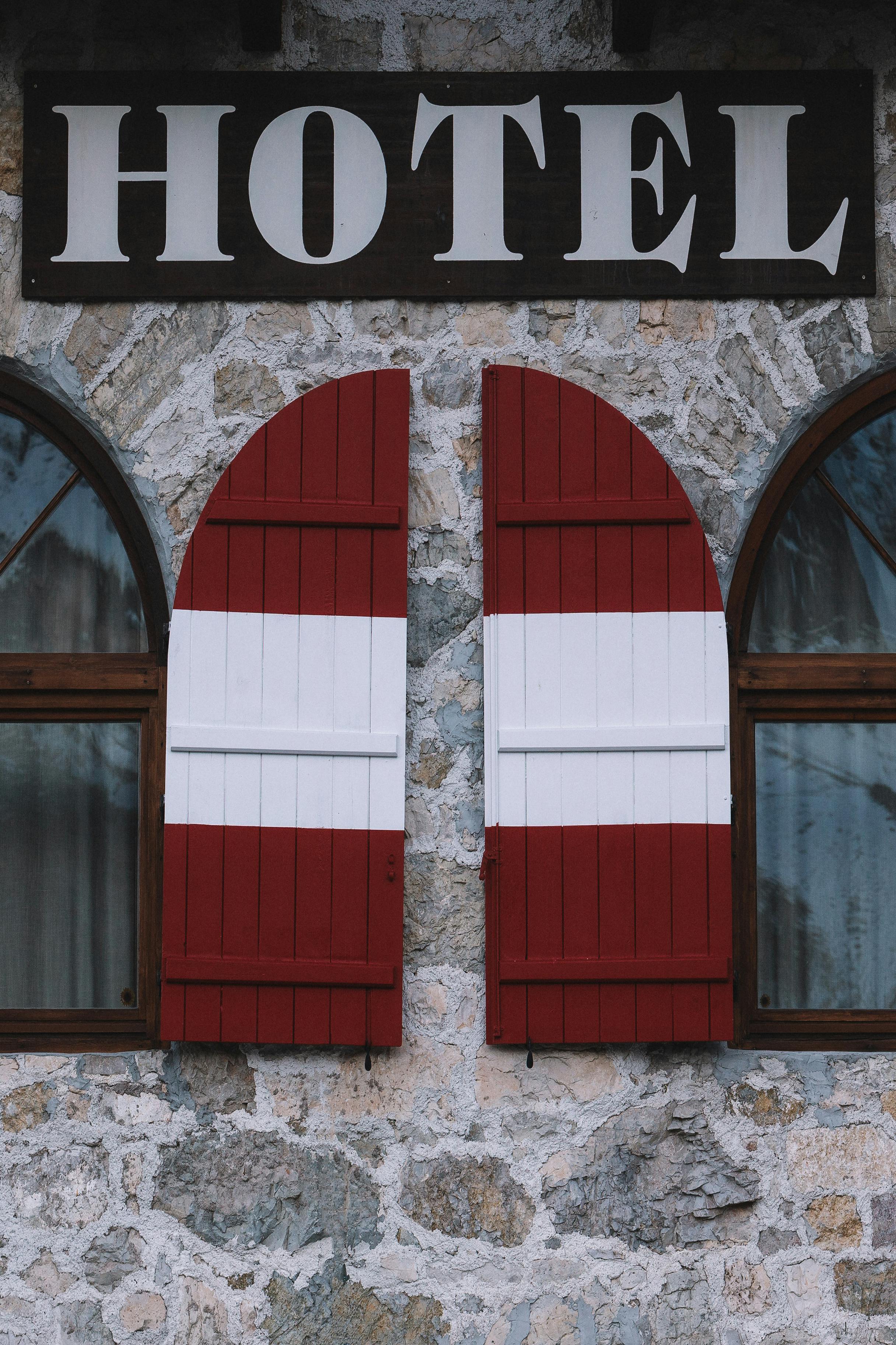 How To Save Money On Hotel Bookings