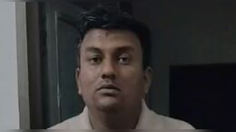 एनसीबी के इंस्&zwj;पेक्&zwj;टर के ल&zwj;िए 20 हजार घूस ले रहा था दलाल, एसीबी ने रंगे हाथों पकड़ा