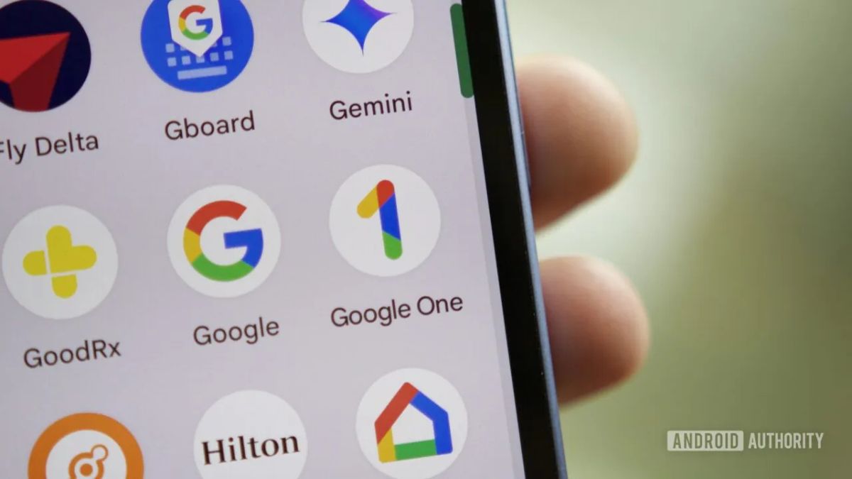 Google One se transforme en application de rencontre pour le nettoyage des fichiers ; glissez vers la droite pour conserver