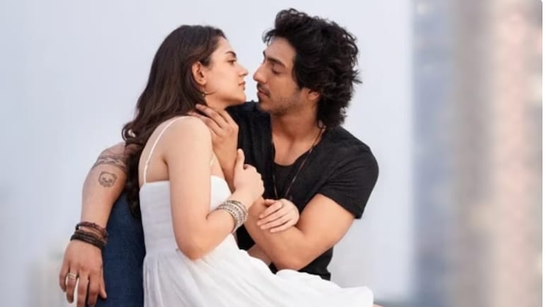 अहान-अनीत कर रहे एक-दूजे को डेट? करण जौहर ने लगाई  सैयारा कपल की रिलेशनशिप पर मुहर!