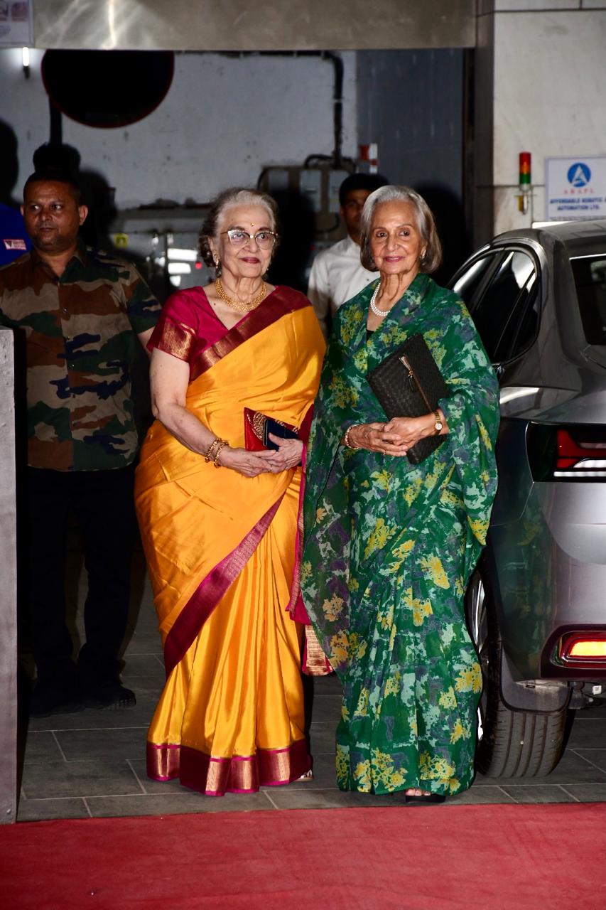 Waheeda Rehman and Asha Parekh at Helens birthday celebrations