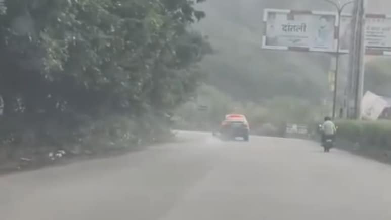 Jaipur accident: 500 मीटर तक बाइक को घसीटती ले गई कार, 2 लोग बुरी तरह घायल; वीडियो वायरल Jaipur accident: 500 मीटर तक बाइक को घसीटती ले गई कार, 2 लोग बुरी तरह घायल; वीडियो वायरल