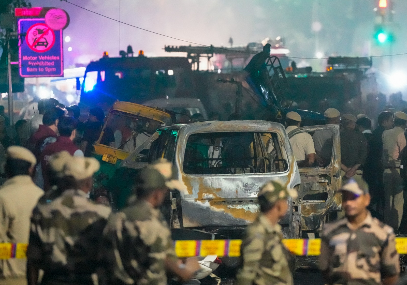 Delhi Red Fort Blast : जिस पल दिल्ली दहला! कार ब्लास्ट का CCTV फुटेज, देखकर कांप जाएगी आपकी रूह