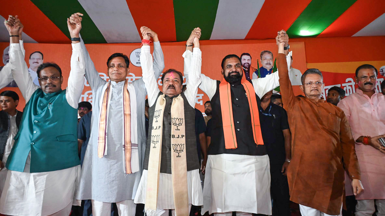 NDA Wave Sweeps Mahagathbandhan In Bihar, Opposition Cries Foul