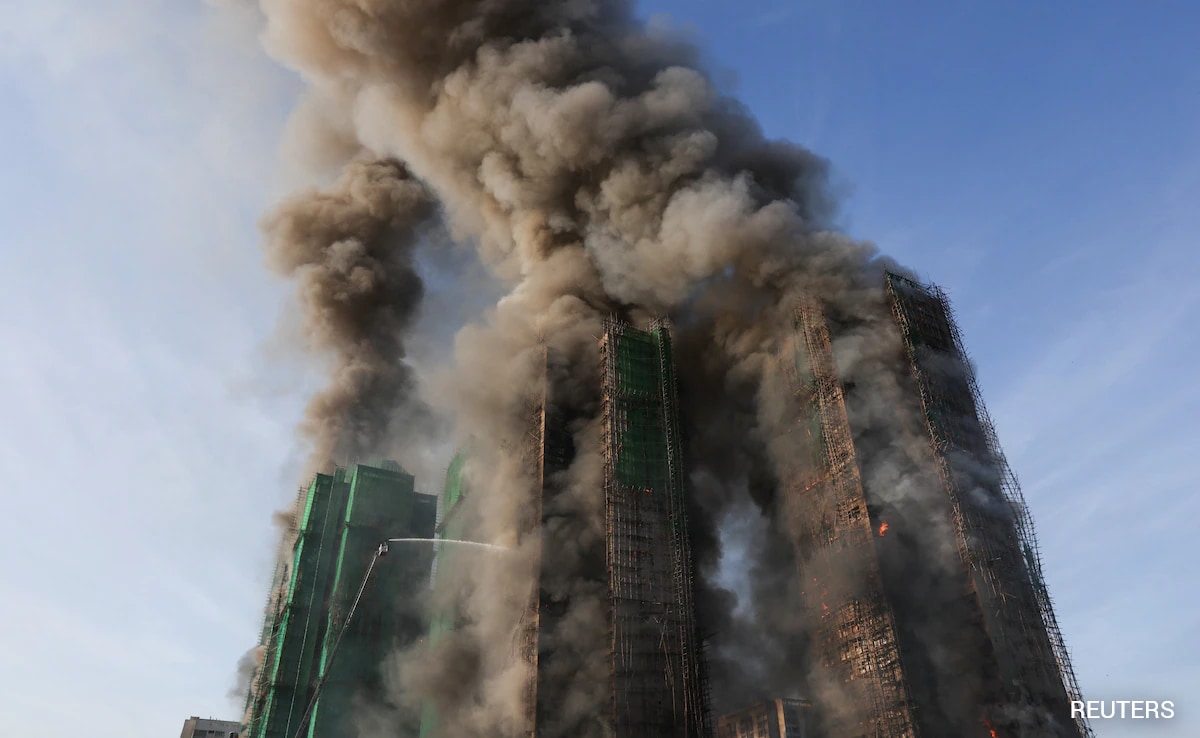 Wang Fuk Court in Tai Po: Massive Fire Breaks Out At Residential ...
