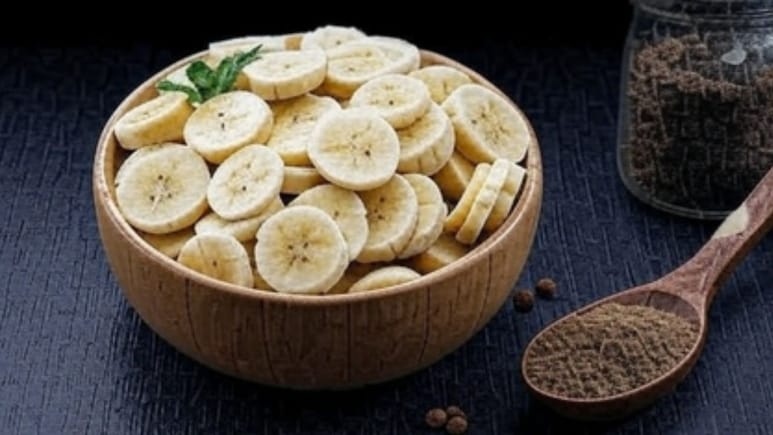 Health Benefits of Bananas: इस तरह करें केला और काली मिर्च के सेवन, हड्डियां और इम्यून सिस्टम हमेशा रहेंगे मजबूत