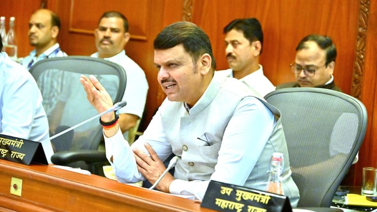 राज्यातील 10 महत्त्वाच्या प्रकल्पांना 'डेडलाईन'; मुंबई मेट्रो 2B आणि पुणे मेट्रो 3 साठी किती मुदत?