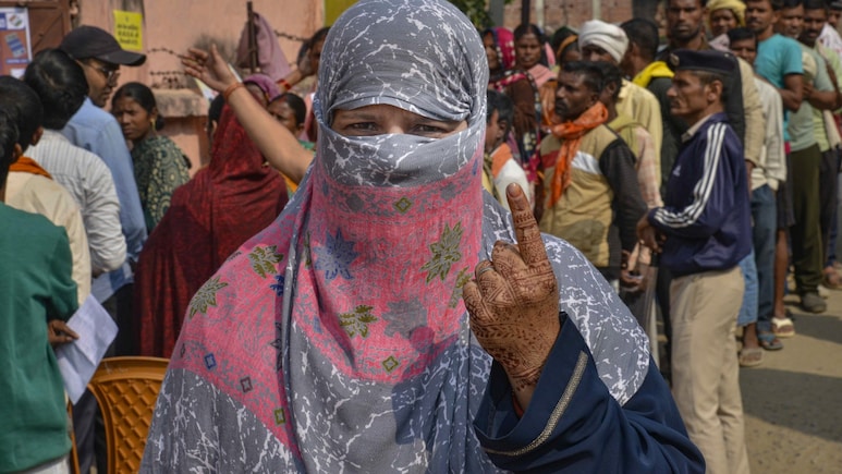 बिहार चुनाव LIVE: अमौर, जोकीहाट, बहादुरगंज... मुस्लिम बहुल सीटों पर बंपर वोटिंग क्या कर रही इशारा? देखें अपडेट