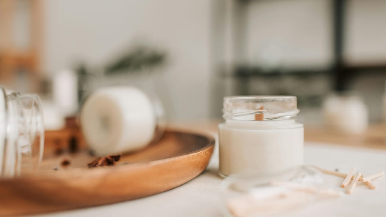 Aroma Candle Buying Guide: Scents, Waxes And Everything You Need To Know