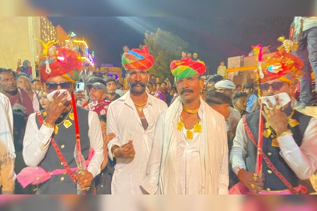 साटिया समाज के दोनों दुल्हें