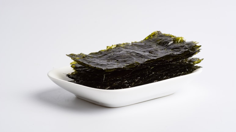 Can Adding Seaweed To Your Diet Help? Brain, Thyroid, And More Benefits