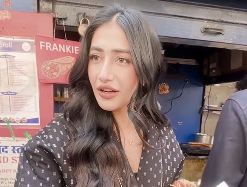 सड़क पर डोसा खाती दिखीं धनाश्री वर्मा, पैपराजी को देखते ही बोलीं- क्या खाओगे आप लोग?