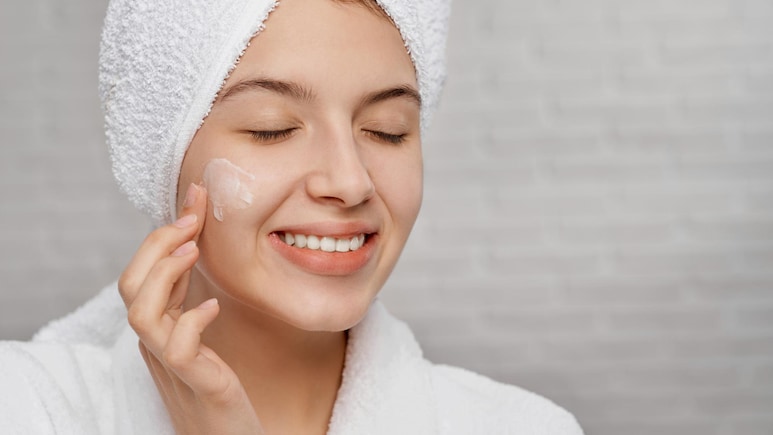 What Is Slugging? Is This Beauty Trend Good For Skin Health?