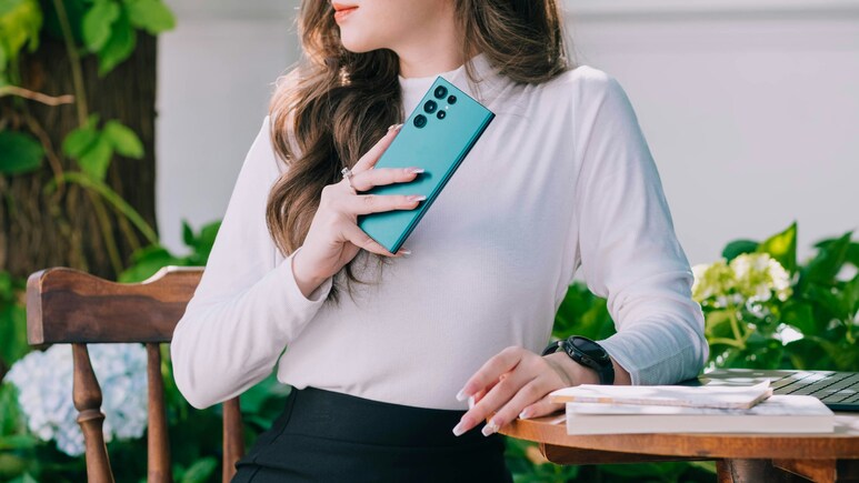 Samsung Smartphones Under 15000: शानदार बैटरी, हाई-क्वालिटी कैमरा और स्मूथ परफॉरमेंस के साथ बेस्ट स्मार्टफोन्स