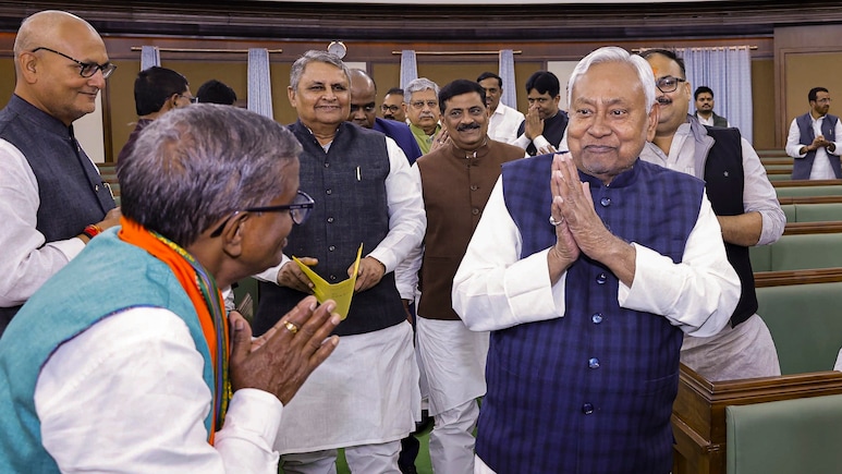 Nitish Cabinet Formation: 5 Key Factors That Will Shape The New Team