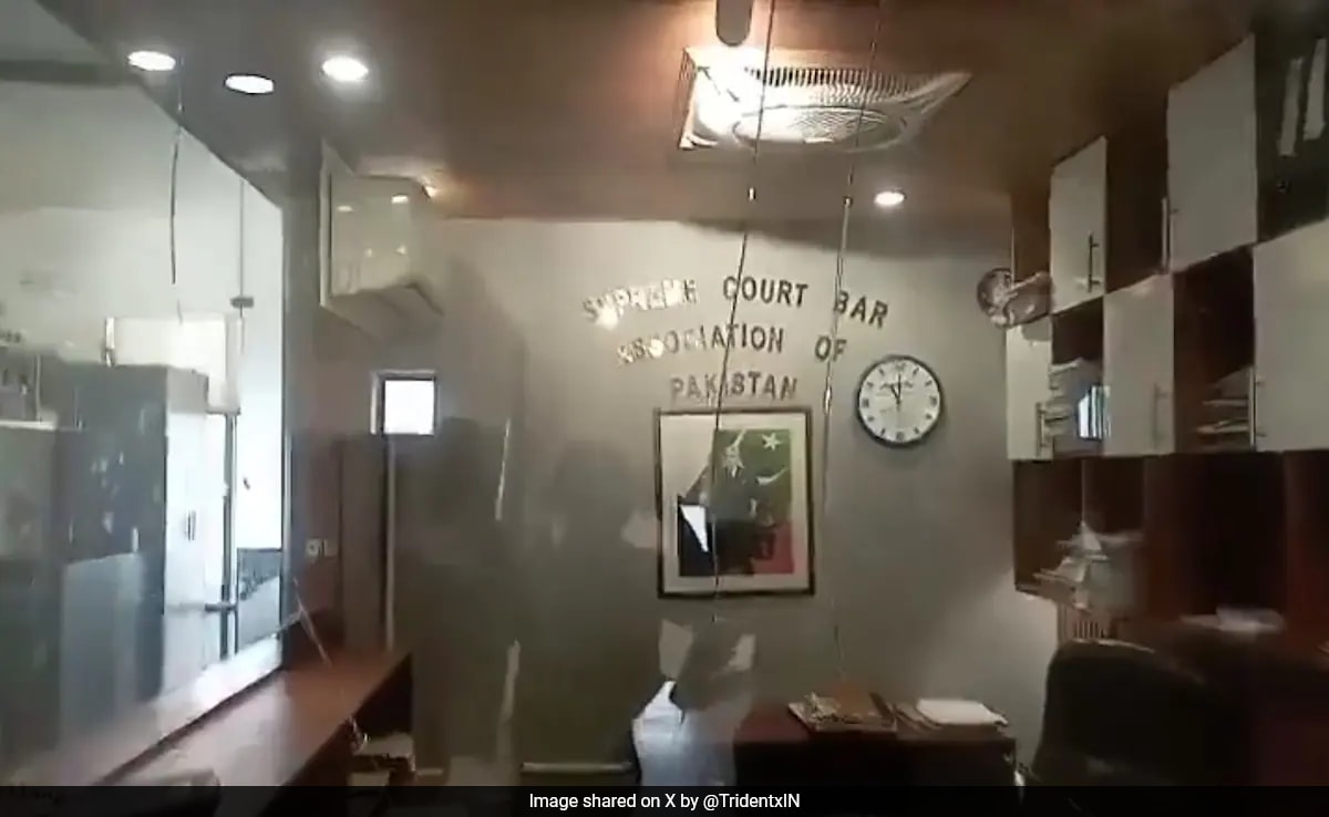 Video: Pakistan Supreme Court Rattled By Cylinder Blast, 12 Injured