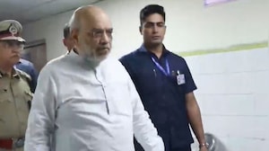 Amit Shah Visits Hospital, Meets Injured In Delhi Red Fort Blast