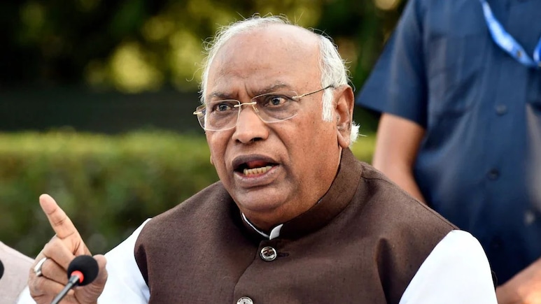 Mallikarjun Kharge Gets Election Commission Notice For PM Modi "Terrorist" Remark