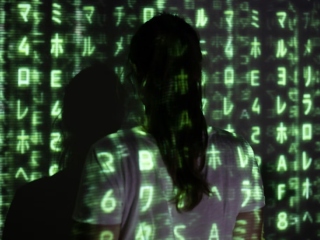 “घर से मत निकलना... हम देख रहे हैं” - महिला को 6 महीने तक रखा डिजिटल अरेस्ट में, ठग लिए 32 करोड़!