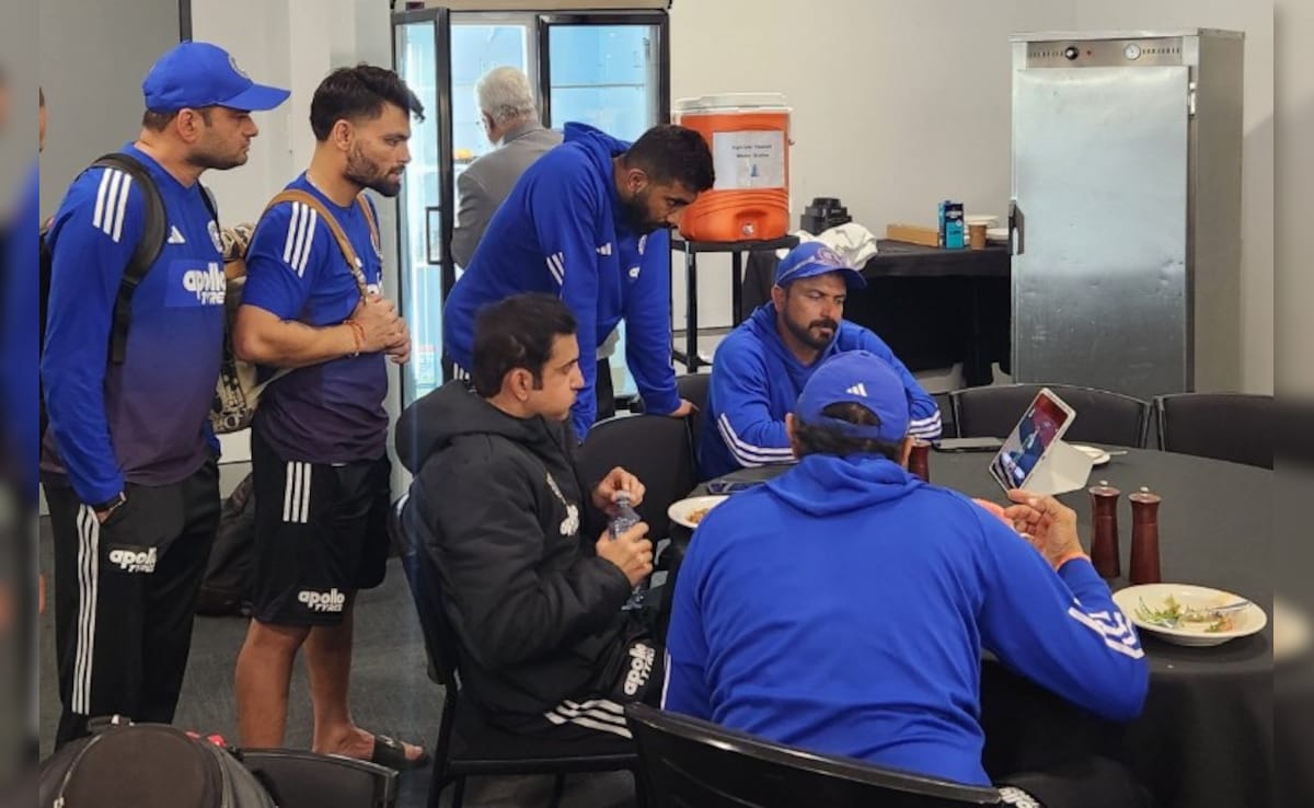 महिला WC फाइनल में अफ्रीका से भिड़ रही थी भारतीय टीम, इधर बढ़ती रहीं गंभीर-बुमराह की धड़कनें