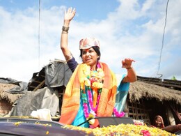 Maithili Thakur: 25 साल की मैथिली ठाकुर ने 11 उम्मीदवारों को छोड़ा पीछे, क‍ितने वोटों से बनेंगी Youngest MLA?