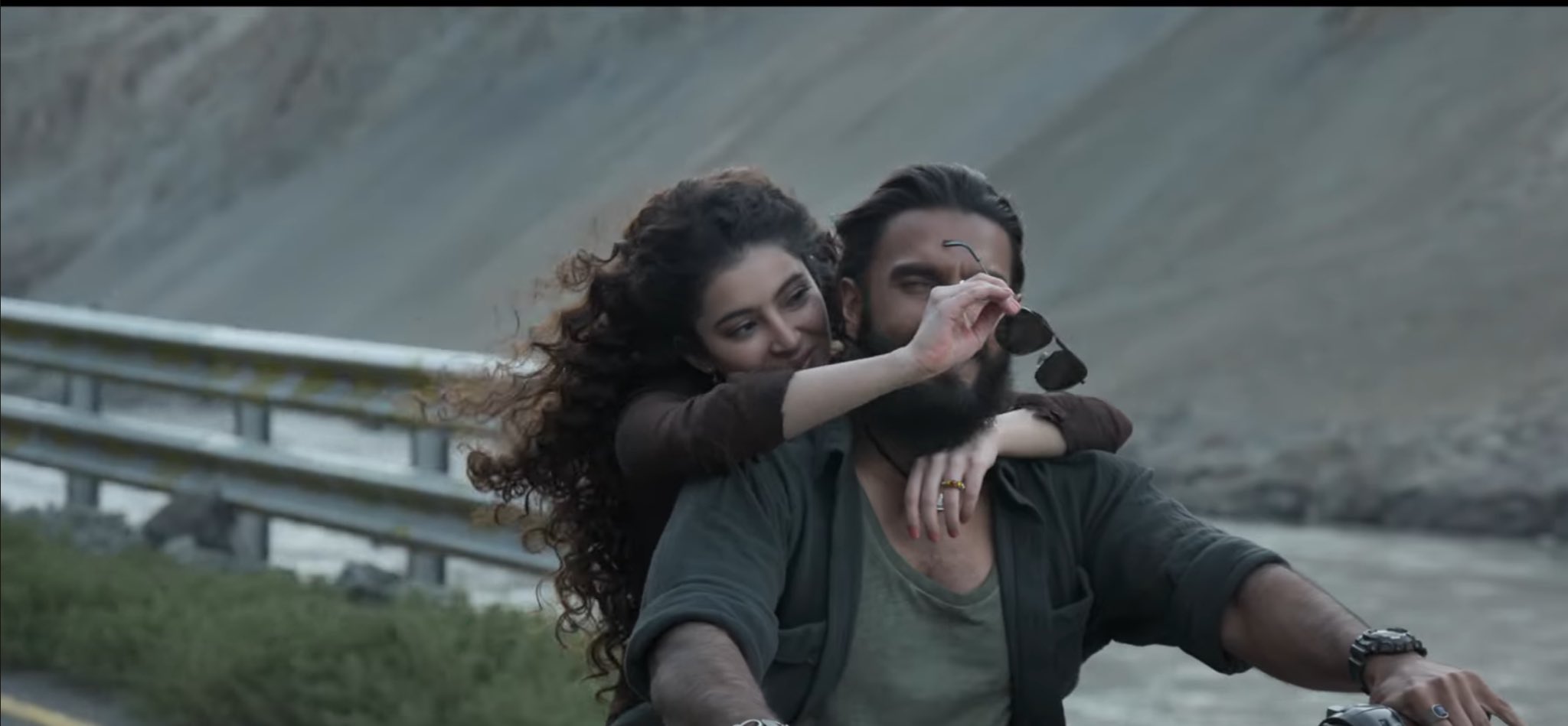 Ranveer Singh Compares 20-Year-Old <i>Dhurandhar</i> Co-Star Sara Arjun With Dakota Fanning: "You Make Me Look Better"