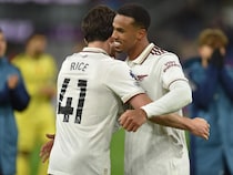 Premier League: Arsenal Cruise Against Burnley FC As Manchester United Held