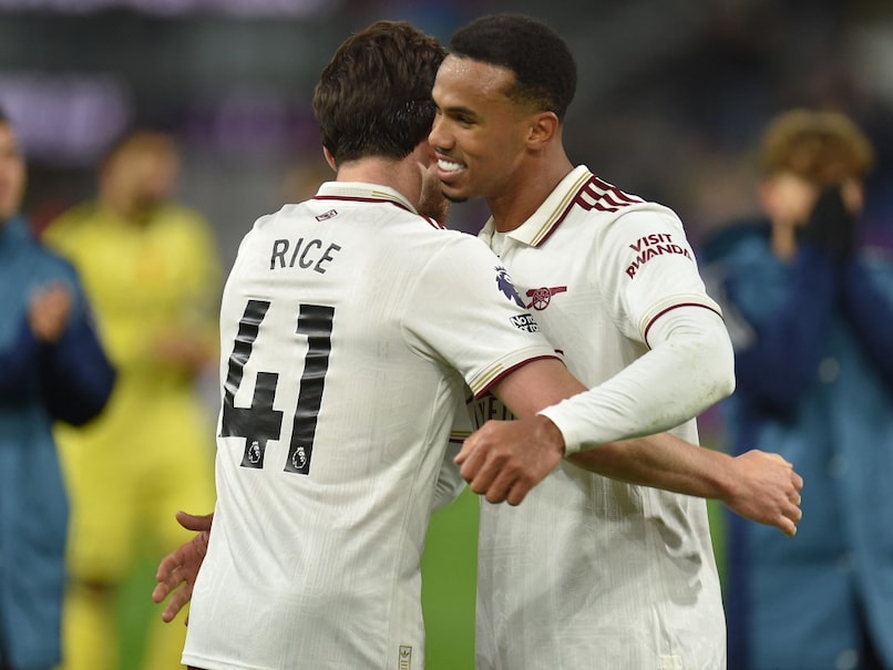 Premier League: Arsenal Cruise vs Burnley As Man Utd Held