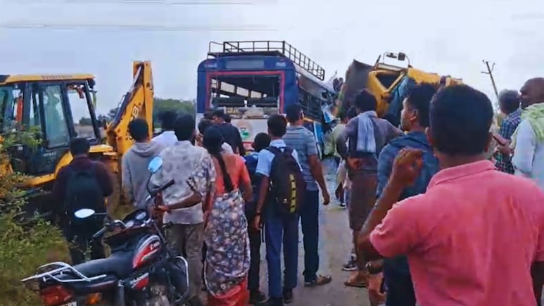 Telangana Bus Accident: किंकाळ्या...रक्ताचा सडा अन् मृतदेहांचा खच; भीषण अपघातात 20 हून अधिक प्रवासी जागीच ठार