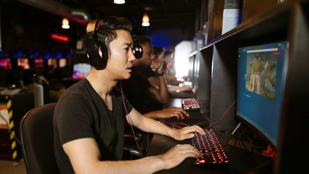 Top 5 240Hz Monitors For Gaming: The Specs That Give You an Edge