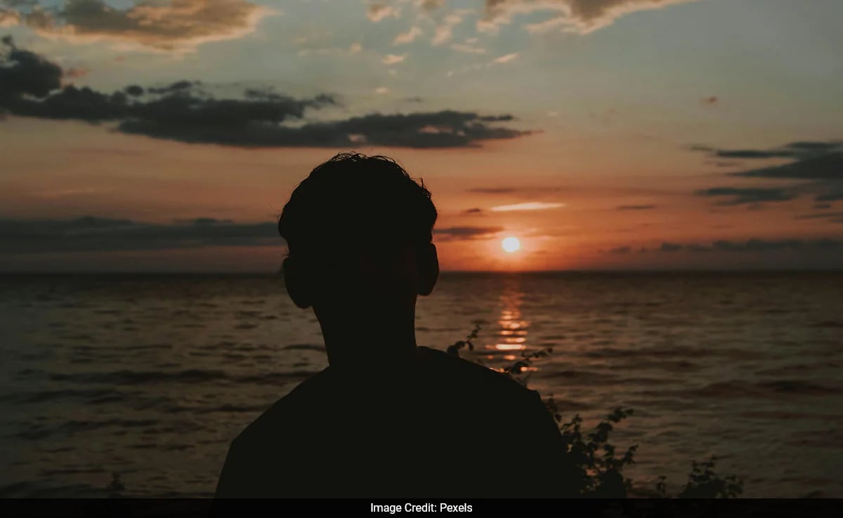 18-Year-Old Chinese Boy Dashes Into Burning Apartment, Rescues An Elderly Couple