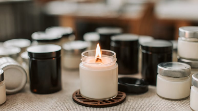 Doctor Explains What Scented Candles Are Quietly Doing To Your Lungs