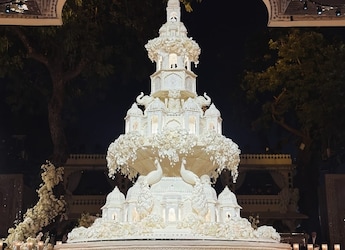 The Wedding Cake For The Million Dollar Udaipur Wedding Is Beyond Extraordinary - See Pics
