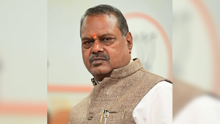 MP में मंत्री की गाड़ी पर पथराव, बाल-बाल बचे नारायण सिंह, पुलिस ने एक को हिरासत में लिया 