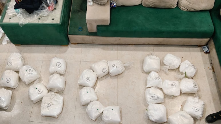 साउथ दिल्‍ली के एक फ्लैट से मिली 262 करोड़ रुपये की ड्रग्‍स, अमित शाह ने दी NCB और पुलिस को बधाई 