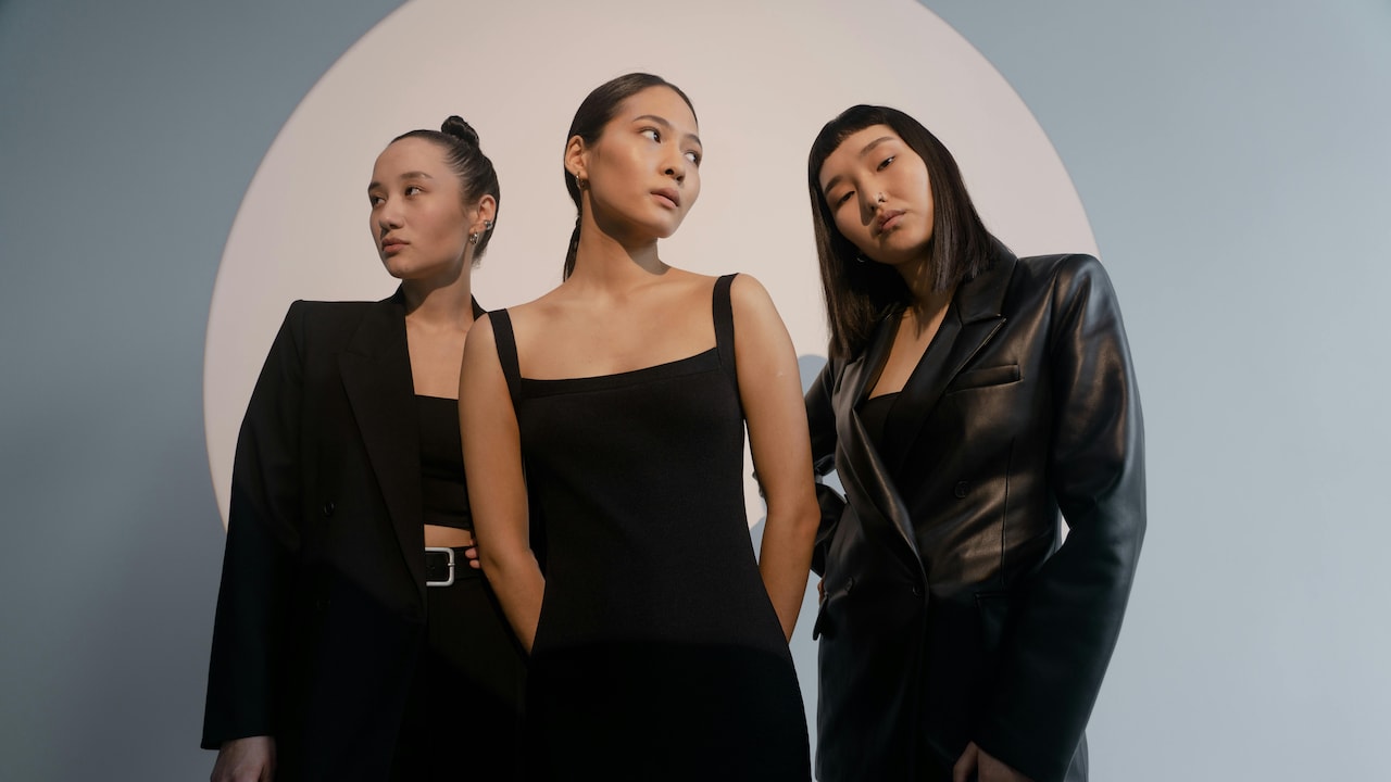 6 Black Gowns That Make Wedding Dressing Effortless Yet Glamorous 6 Black Gowns That Make Wedding Dressing Effortless Yet Glamorous