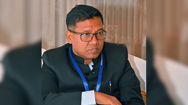 नीतीश सरकार में तीसरी बार मंत्री बनने वाले संतोष सुमन कौन हैं?