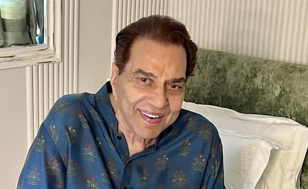 Dharmendra Prayer Meet Highlights: Bollywood Stars Pay Tribute To The 'He-Man' Of Indian Cinema