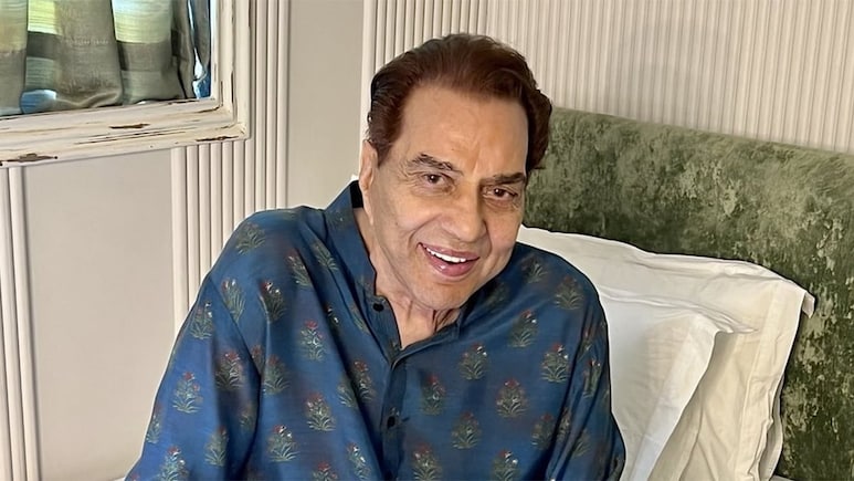 धर्मेंद्र की प्रेयर मीट में पहुंची उनकी ये फैन,एक्टर के बीमार होने पर कहा था- मेरी उम्र भी भगवान उनको दे दे