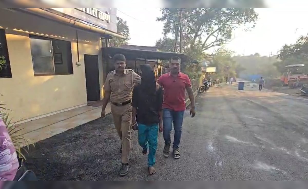 Maharashtra Man Pushes Teen Niece Off Train After She Pressured Him To Marry