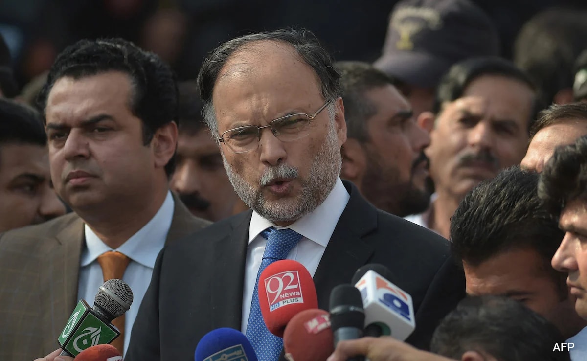 Pakistan Minister Admits Islamabad Failed To Benefit From China's Economic Corridor